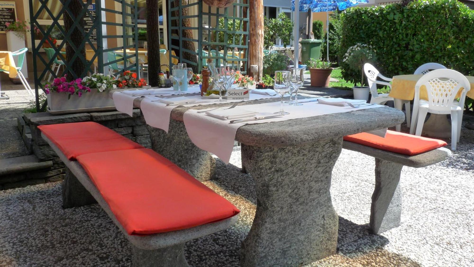 ホテル Osteria Ticino By Ketty & Tommy アスコナ エクステリア 写真