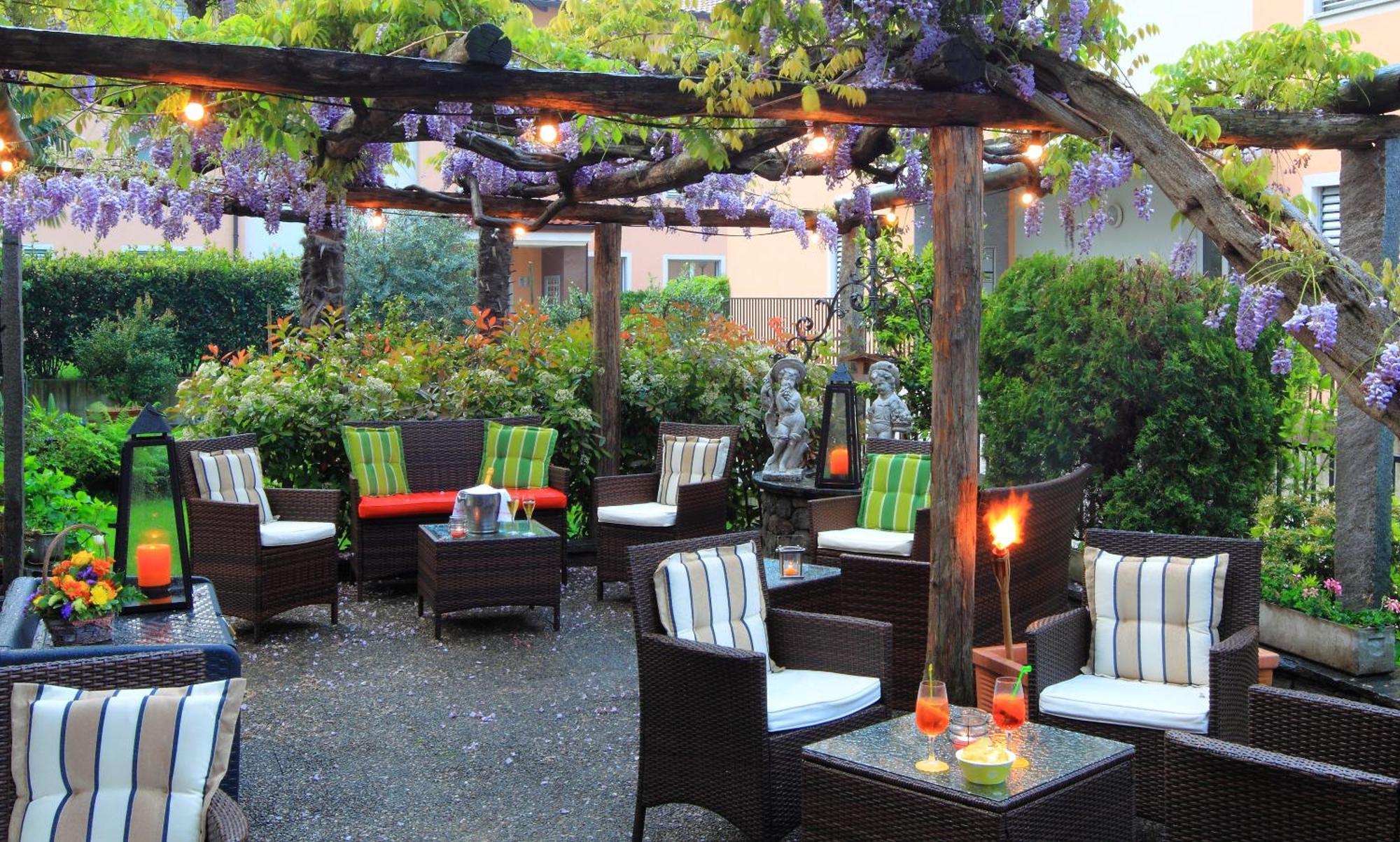 ホテル Osteria Ticino By Ketty & Tommy アスコナ エクステリア 写真