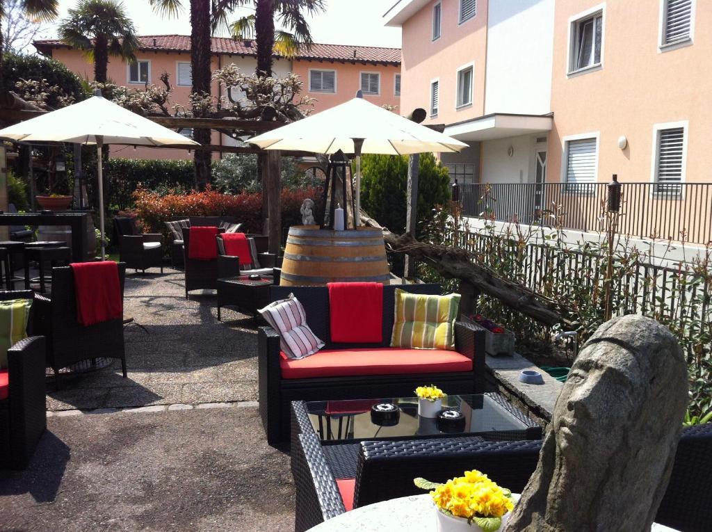 ホテル Osteria Ticino By Ketty & Tommy アスコナ エクステリア 写真