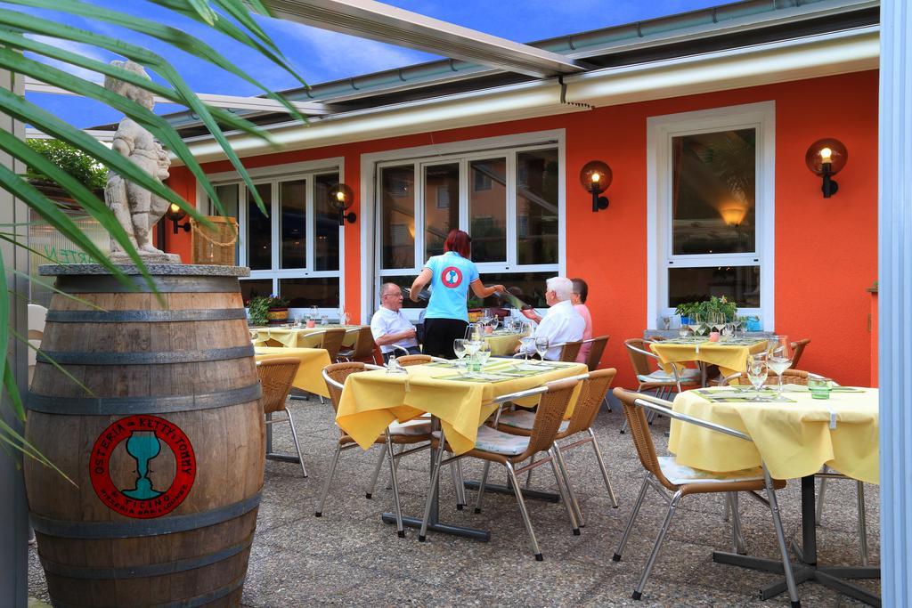 ホテル Osteria Ticino By Ketty & Tommy アスコナ エクステリア 写真